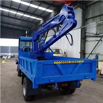 Camion de transport cu bustean